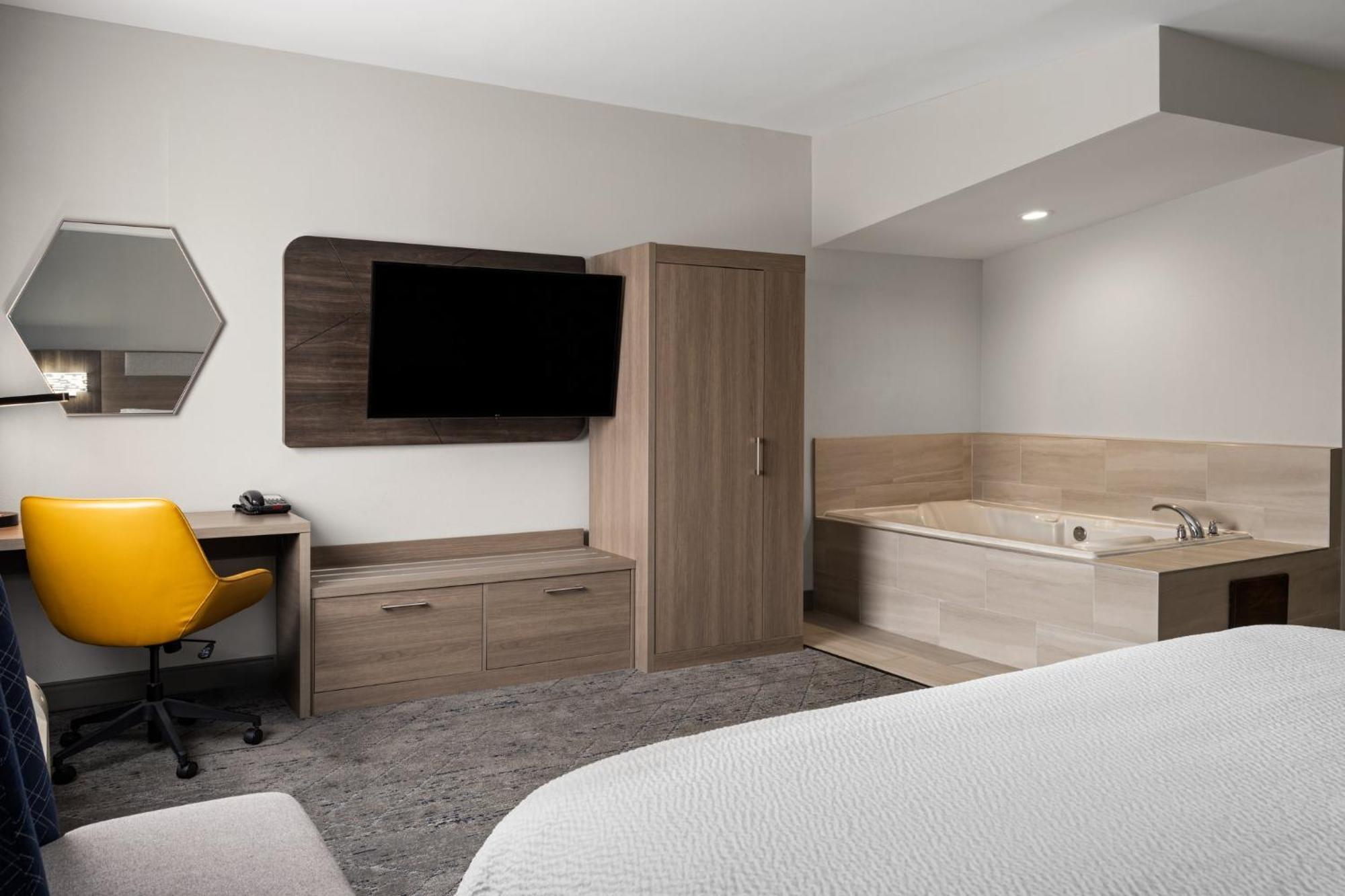 Holiday Inn Express Toledo North By Ihg Esterno foto